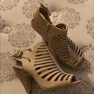 Beige heels